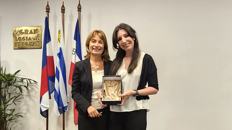 Entrega del Premio Artemisa en forma póstuma a la Prof. Charlotte S. de Grünberg