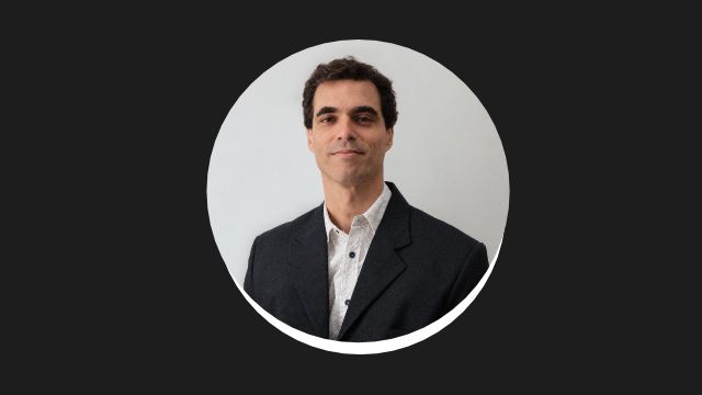 Martín 
                                            Reina
