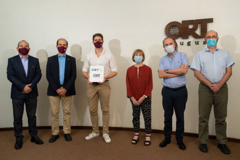 *Oscar Aguirre, Esq., Eduardo Hipogrosso, Eng., Rubén Rosenzweig, Esq., Charlotte de Grünberg, Prof., Jorge Grünberg, Ph.D., Daniel Oliveri, Esq.