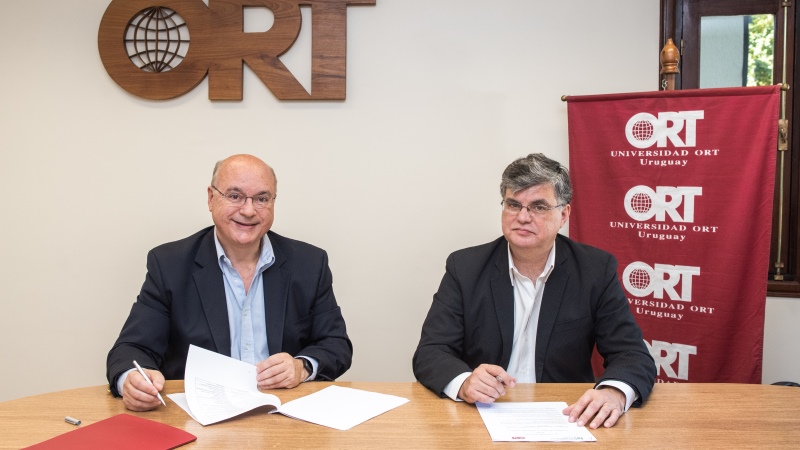*Gaston J. Labadie, dean of the School of Management and Social Sciences, and José Molinas, academic director and chief economist of the Institute for Development.*