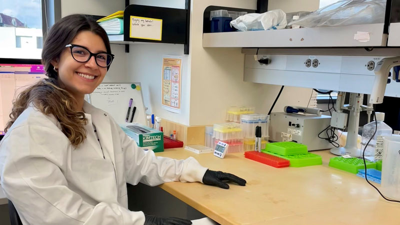 *Florencia Levin in the lab at Baylor College of Medicine, where she is pursuing her Ph.D.*