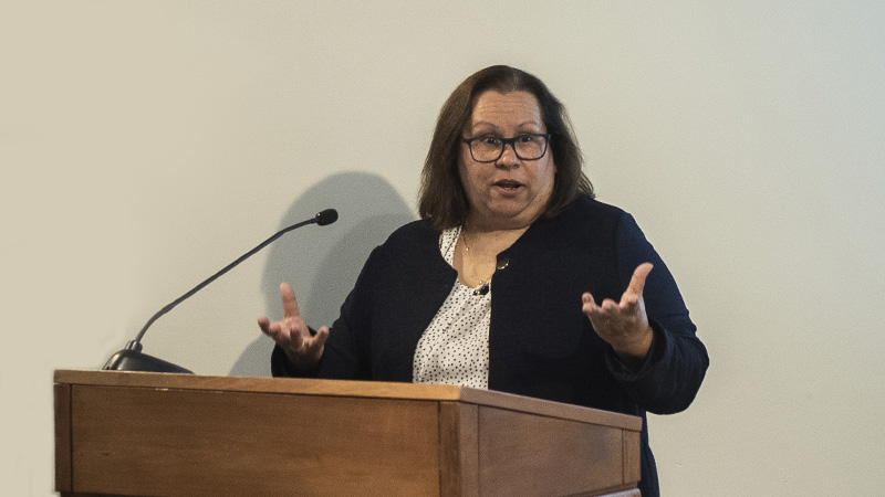 Annalet Viera presenting during the defense of her doctoral dissertation