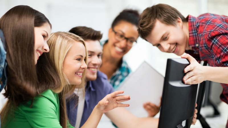 Study group in front of a computer