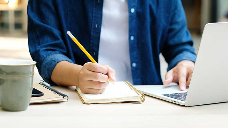 What college majors are available in Uruguay?