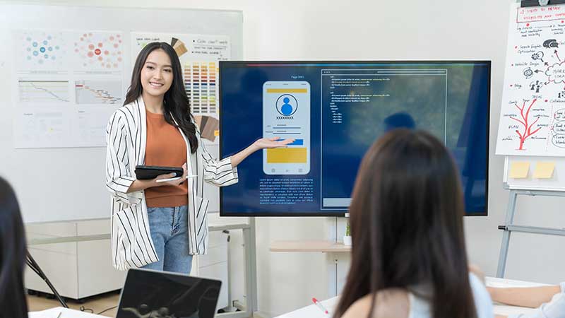 Refresher courses in communication and design
