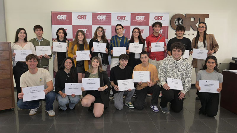 Diplomas were awarded to the winners of the 2023 Challenges scholarships