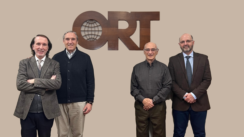 *From left to right: Dr. Jorge Grünberg, Roberto Cyjon, Gerardo Szwedzki, and Daniel Oliveri**