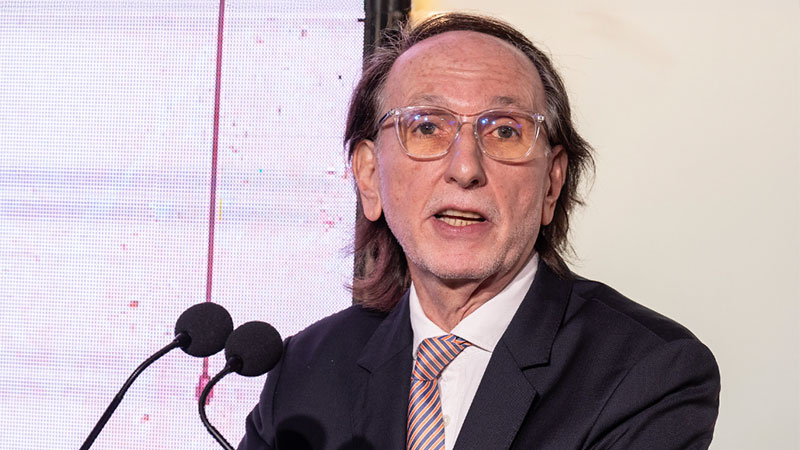 Dr. Jorge Grünberg during his speech at the Rosh Hashanah 5785 event