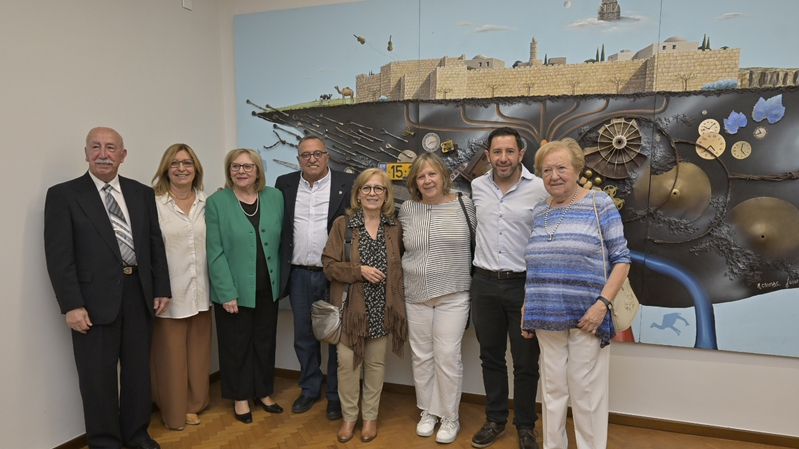 *Team of artists who participated in the creation of the mural*