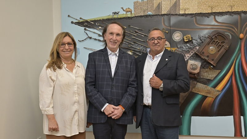 *From left to right: Janet Cabrera; Dr. Jorge Grünberg, rector  Universidad ORT Uruguay; and Roberto Cadenas*