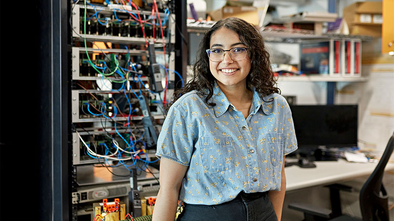 Scholarship for women who wish to study Electrical Engineering, Electronic Engineering, and Telecommunications Engineering in Uruguay