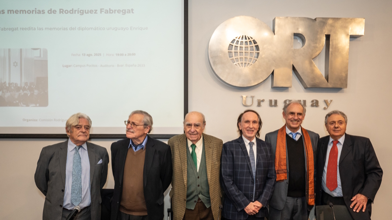 *From left to right: Dr. Luis Lacalle Herrera, Dr. Ricardo Ehrlich, Dr. Julio María Sanguinetti, Dr. Jorge Grünberg, Tomás Friedmann, and Ernesto Stolowicz*