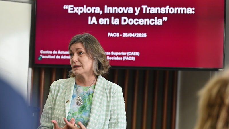 *Dr. Teresa Cometto at the workshop “Explore, Innovate, and Transform: AI in Teaching” – April 25, 2025*