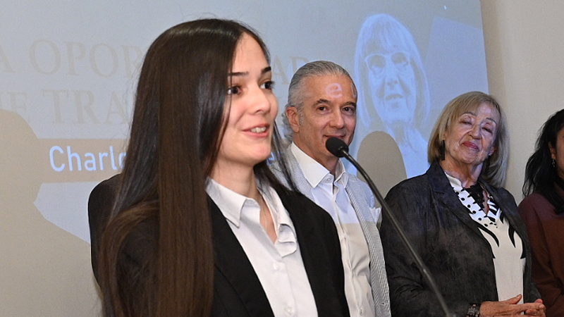 Recipient of the Charlotte de Grünberg Scholarship