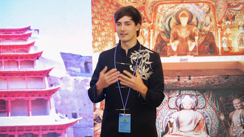 *Sebastián Huertas in China*