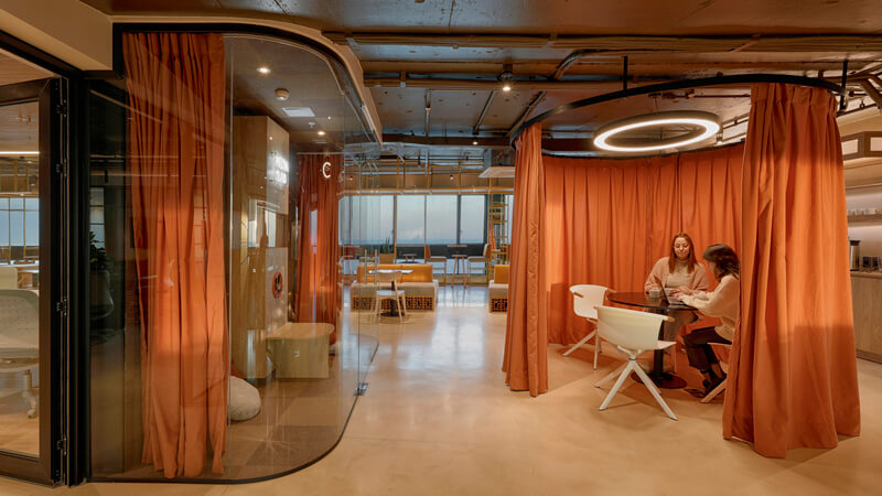 The 25th Floor of Sinergia Faro, by vamo.uy, has been nominated for ArchDaily’s 2026 Building of the Year Award in Spanish