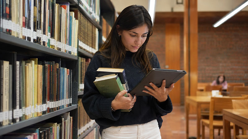 What graduate programs are available in Uruguay?