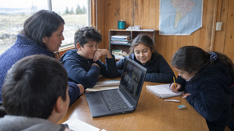 Teams from Uruguay and Chile are coordinating research on digital transformation in education at rural schools