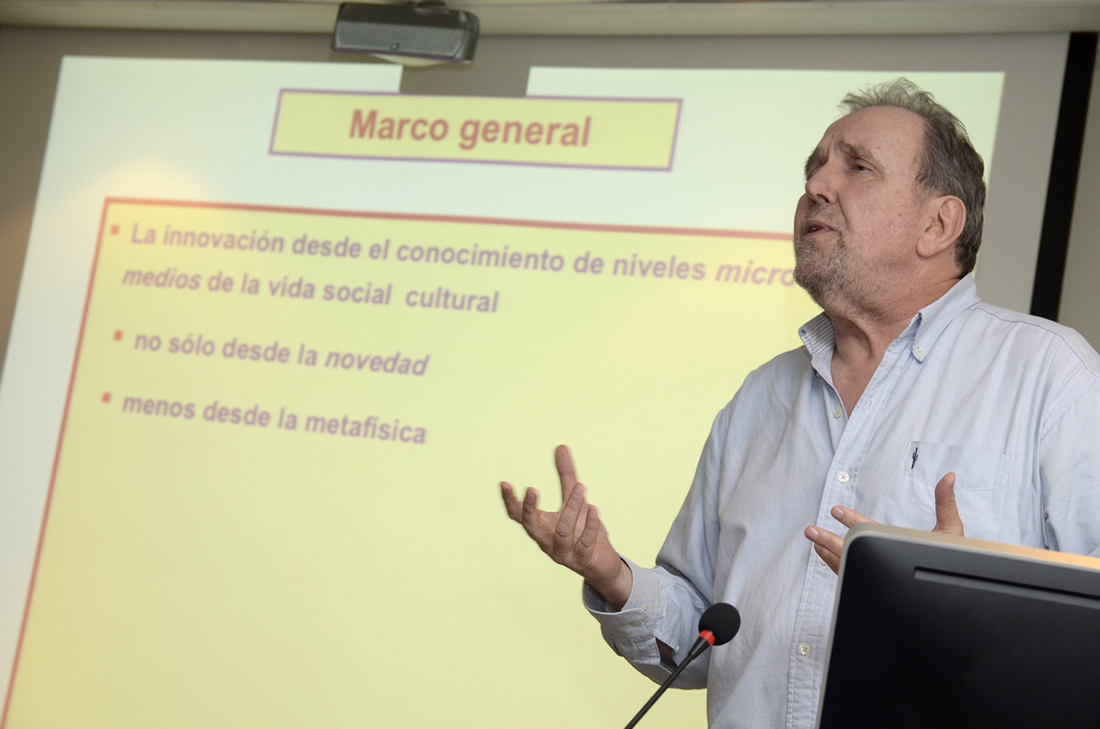 José Luis Fernández during the conference. Photo: Universidad ORT Uruguay.
