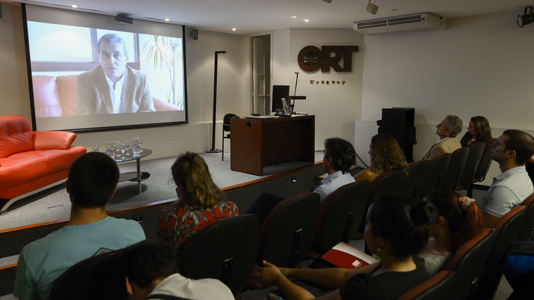 Claudio Paolillo left a video message for aspiring journalists