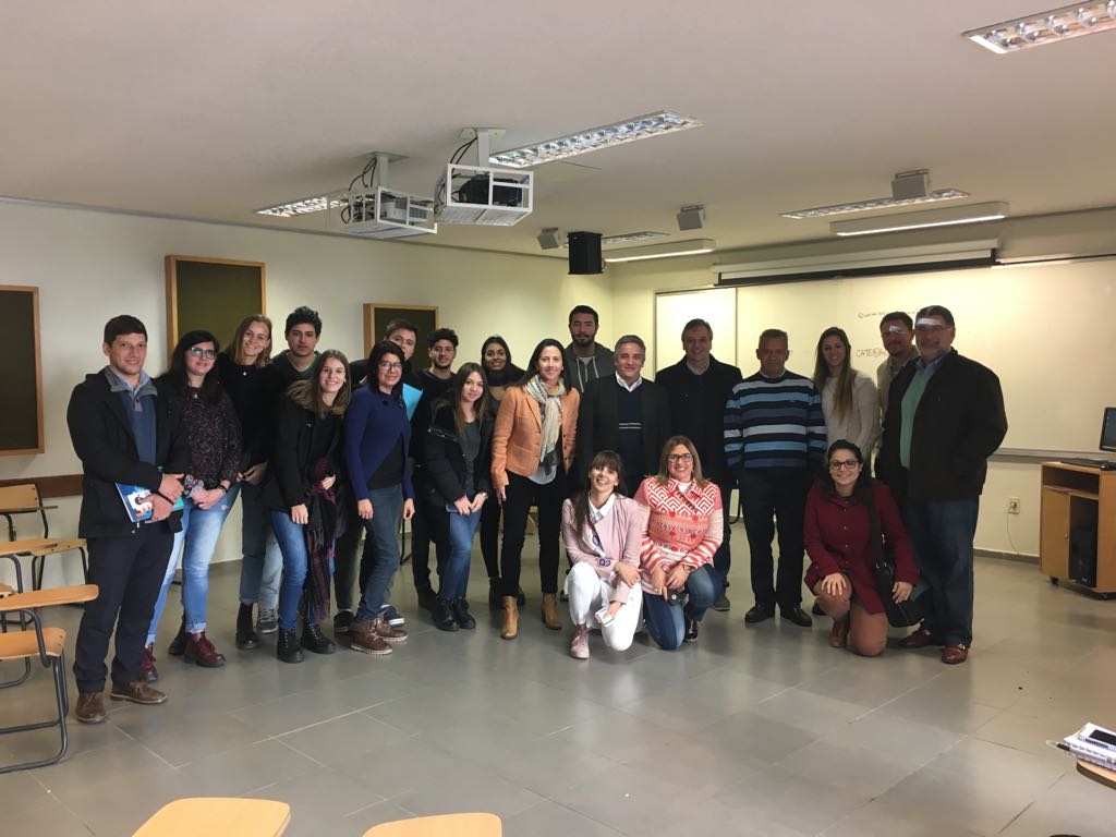 A discussion on emerging tourism initiatives in Montevideo was held at the School of Management and Social Sciences