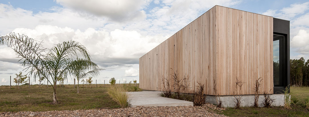 * Photo: Marcos Guiponi / ArchDaily