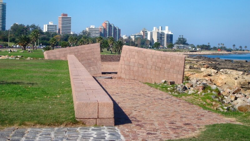 *Memorial al Holocausto del Pueblo Judío*