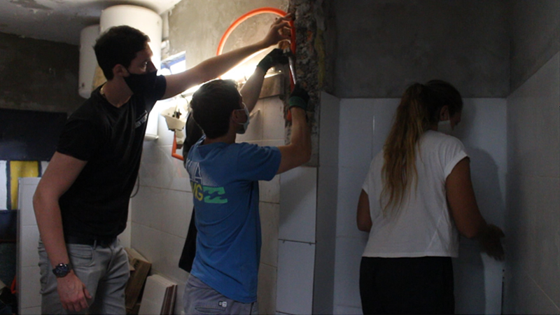 Estudiantes de Arquitectura de ORT realizaron prácticas de obra en Auriblanco Basket Club Estudiantes de Arquitectura de ORT realizaron prácticas de obra en Auriblanco Basket Club
