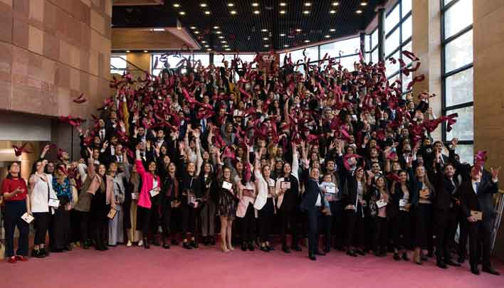 *Ceremonia de graduación en el Auditorio Nacional Adela Reta*