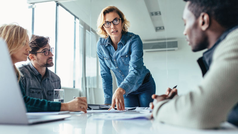 Contratación de mujeres en empresas tecnológicas