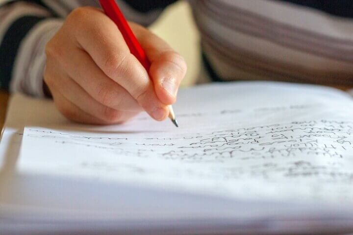Nuevas tendencias educativas, recuperar la escritura a mano en las aulas.