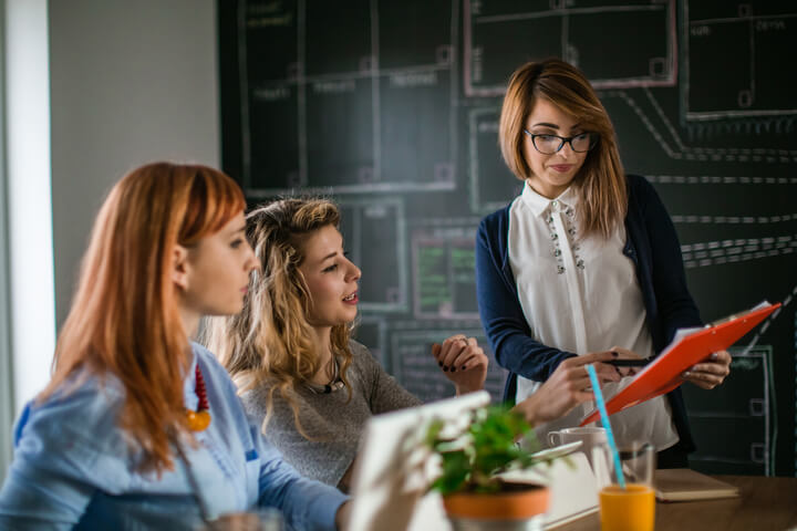 La transformación digital aumenta la eficiencia y la productividad de las empresas.