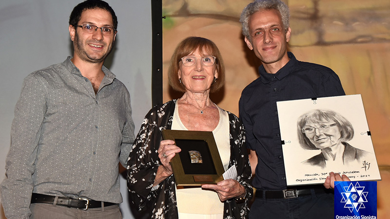 *Prof. Charlotte de Grünberg with Javier Wajner and Gabriel Hojman, members of the Executive Committee of the Zionist Organization of Uruguay*