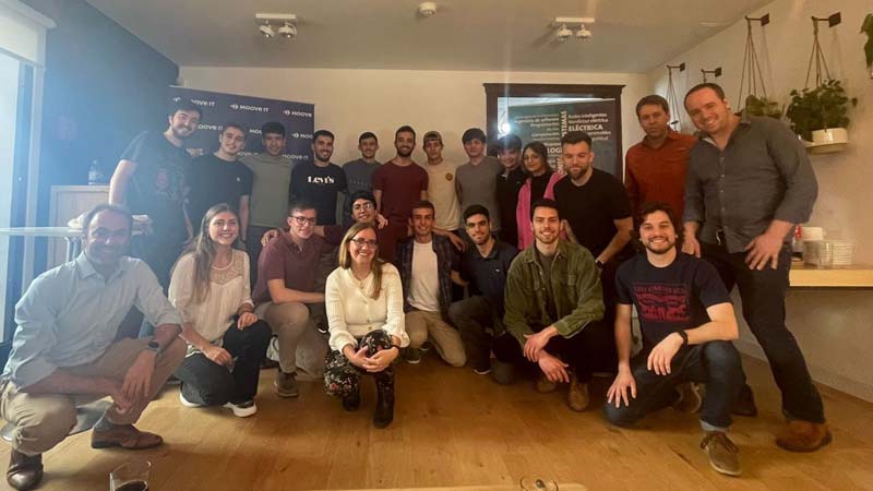 Visita a empresa de tecnología