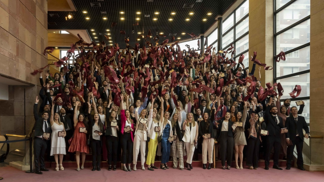 Ceremonia de graduación de carreras universitarias