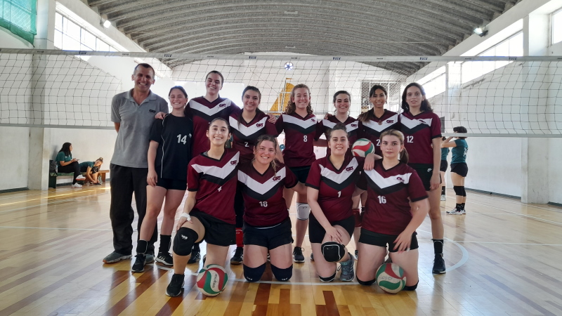 Equipo de voleibol ganó copa de bronce de Livosur