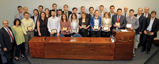 Primera ceremonia de graduación anual de Posgrados.