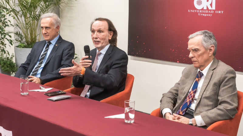 El rector Dr. Jorge Grünberg en la despedida del vicerrector Ing. Julio Fernández