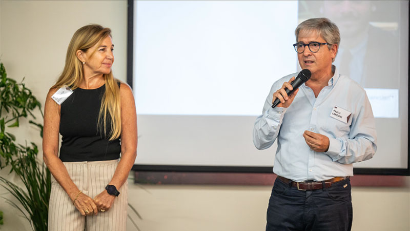 *Psic. Carolina Bonaldi, coordinadora del Proyecto People; Dr. Pablo Landoni, vicerrector académico*