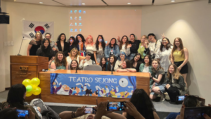 participantes del evento realizado en la Universidad ORT Uruguay en cooperación con el instituto rey senjong