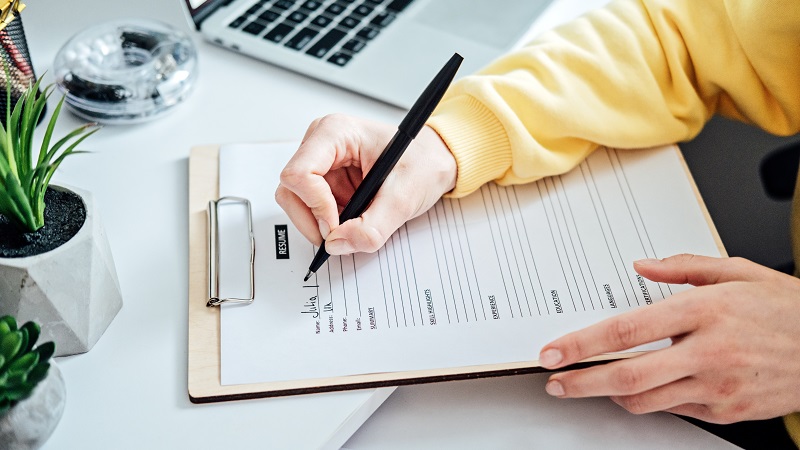 Requisitos para postular a la Beca Montevideo Shopping para estudiar una carrera de modas en Uruguay