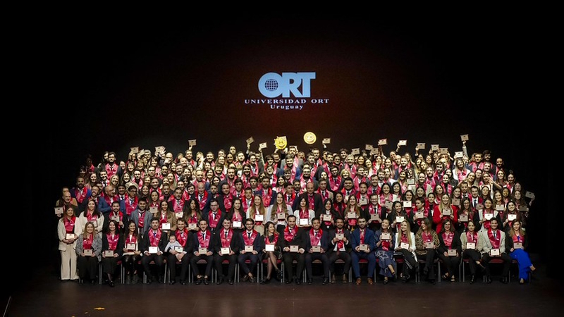 Ceremonia anual de graduación de postgrados 2025