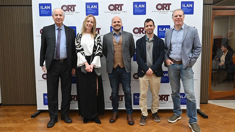 *De izquierda a derecha: Ing. Ruperto Long, Mtr. Adriana Camisar, Ing. Eduardo Mangarelli, Álvaro Brunini, MBA. y Enrique Topolansky, MBA*