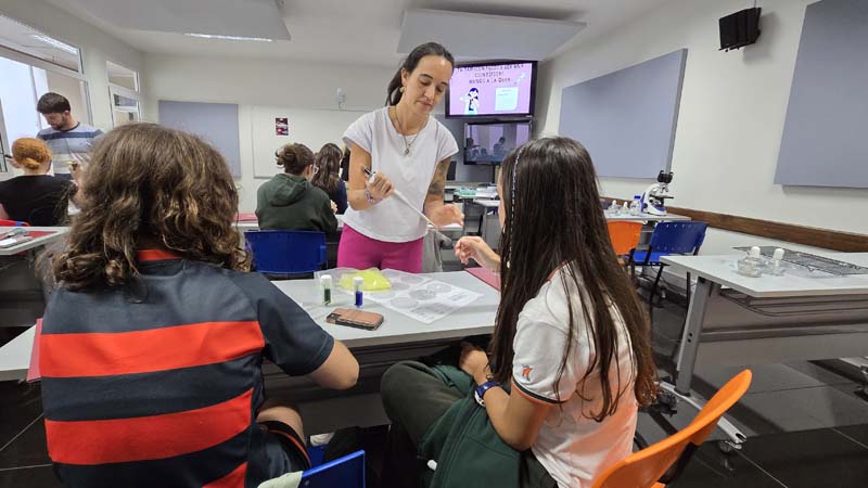 Más niñas en tecnología: sembrar vocaciones desde la experiencia