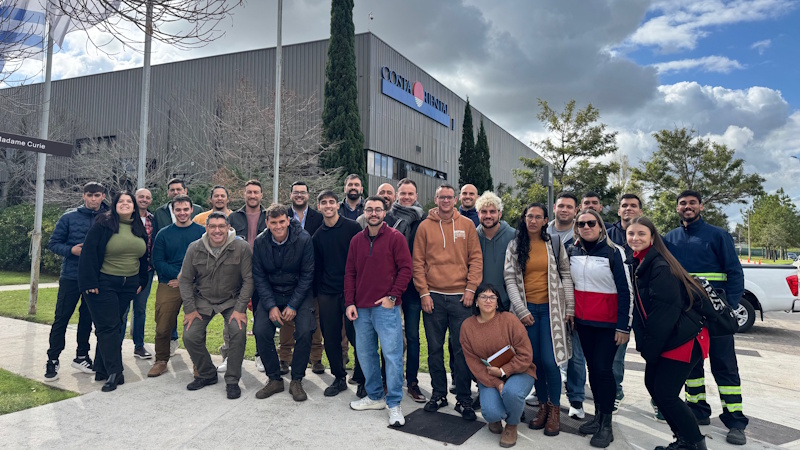 Estudiantes de Gestión Logística en Costa Oriental