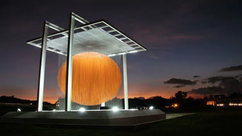*"Esfera" de Jesús Soto