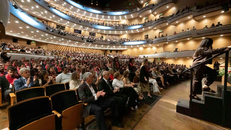 Ceremonia anual de graduación de carreras universitarias 2025