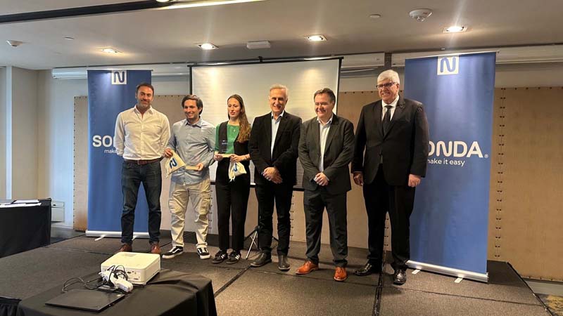 Estudiantes de Ingeniería en Sistemas ganadores del concurso SONDA