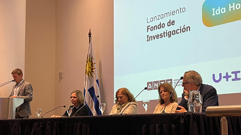 Decana participó del lanzamiento del Fondo “Ida Holz”