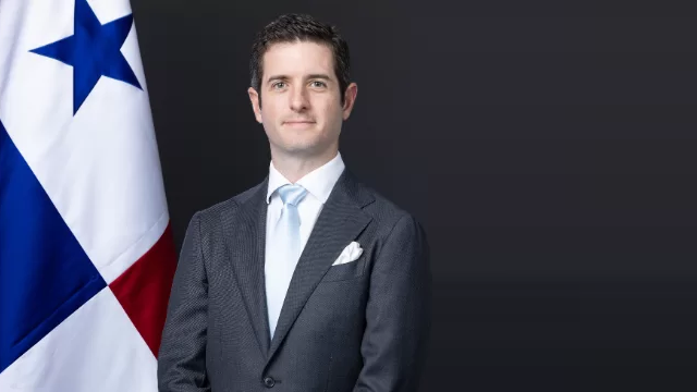 Carlos
                                            Hoyos